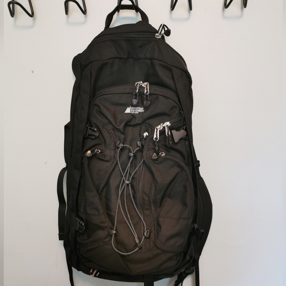 MEC detachable large travel backpack